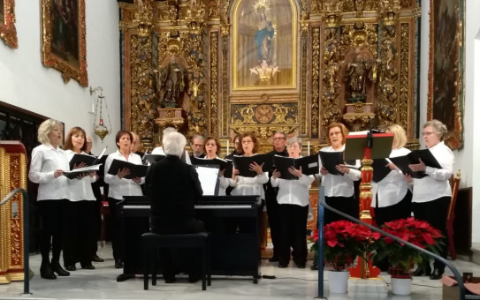 Actuación del Coro en la Parroquia Santa Teresa