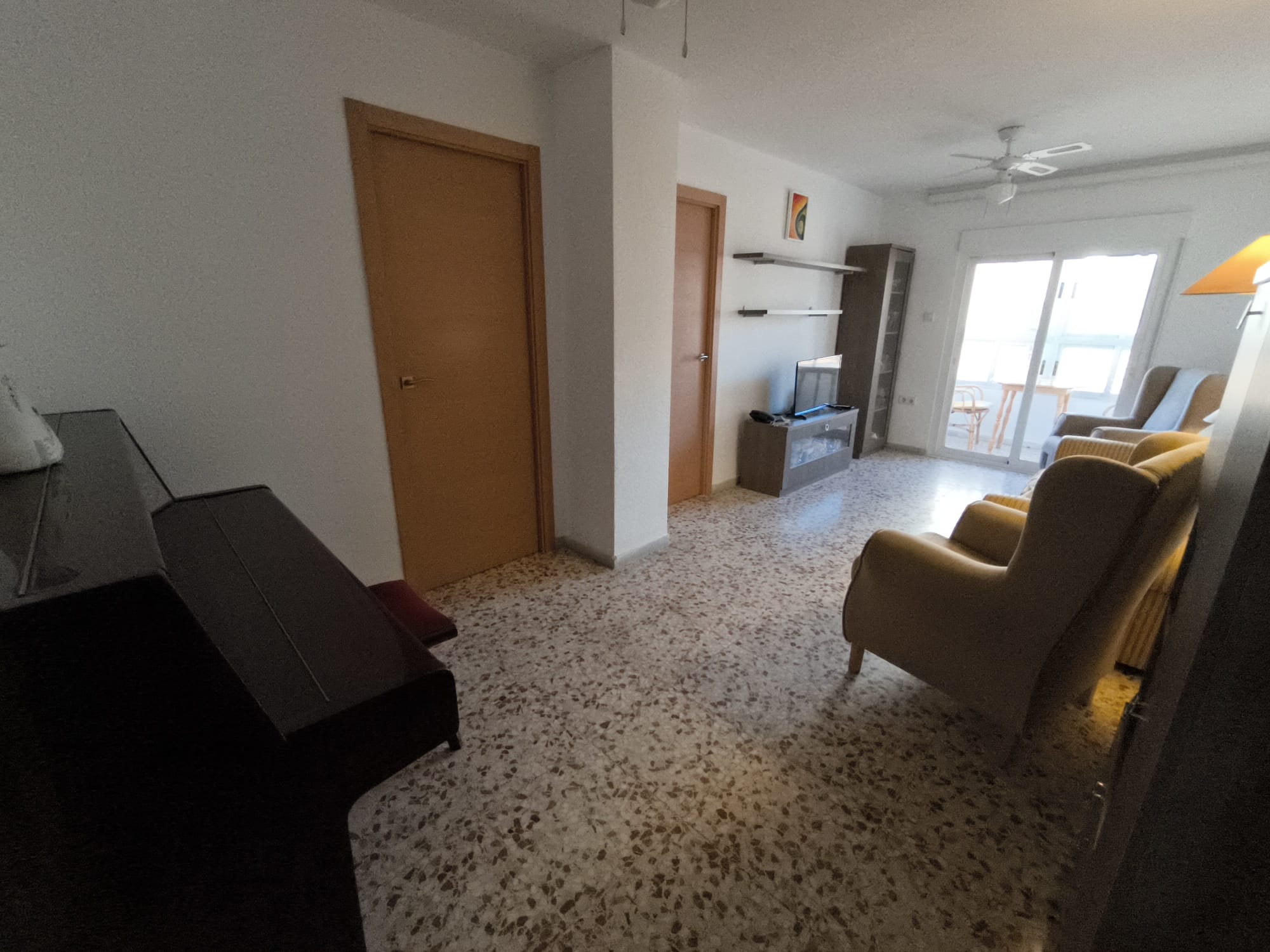 Alquiler de piso en zona centro Almería ciudad entre Puerta de Purchena y Anfiteatro Rambla