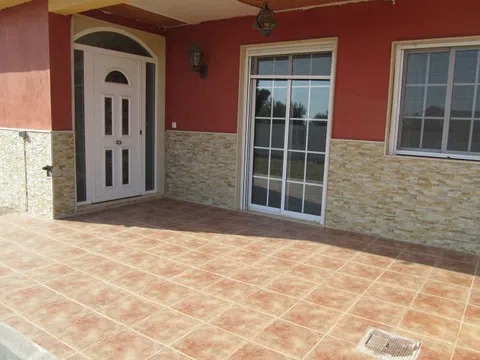 Habitación amplia y luminosa, en La Cañada