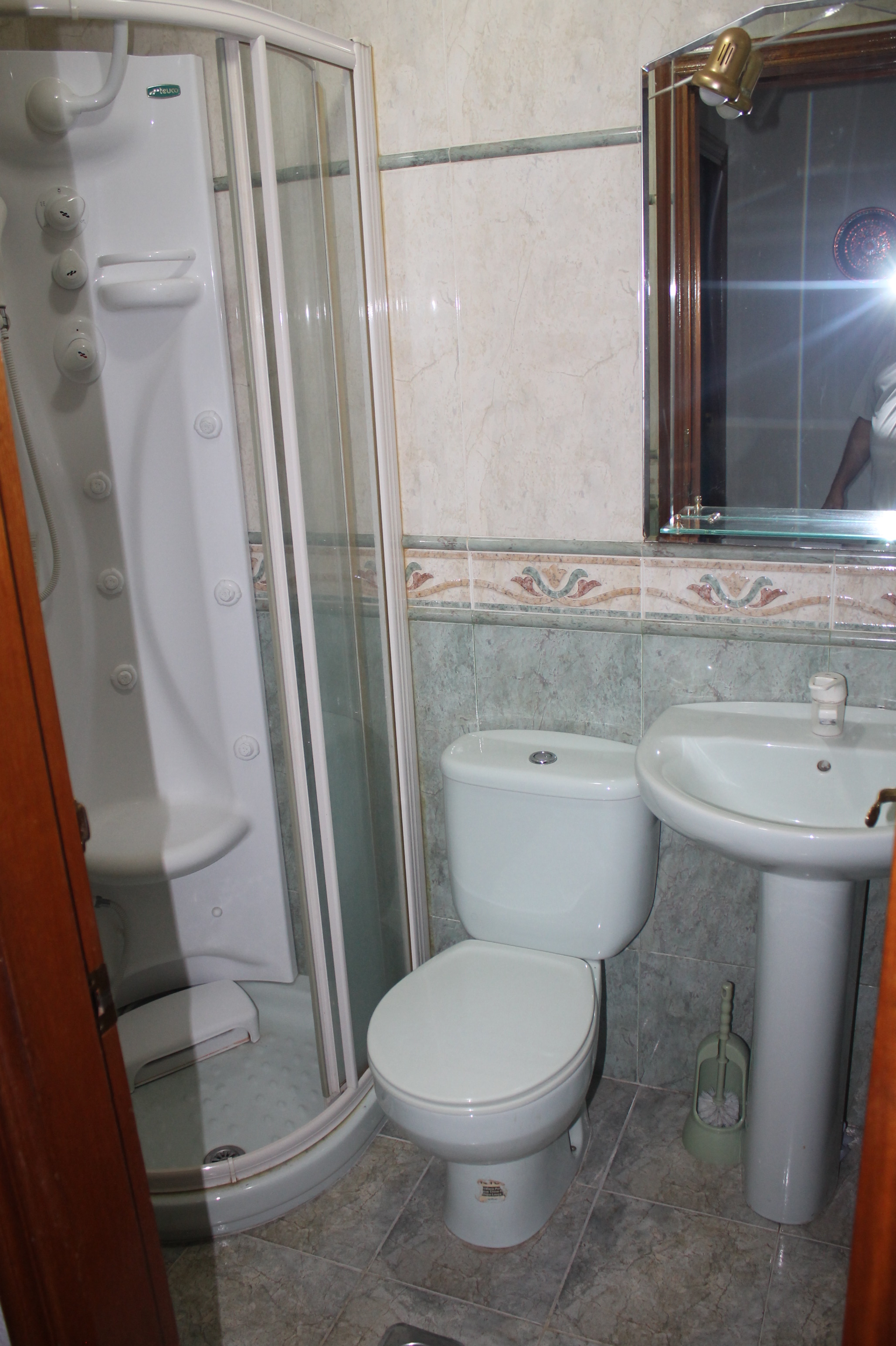 HABITACIÓN EN PISO COMPARTIDO (CHICAS)