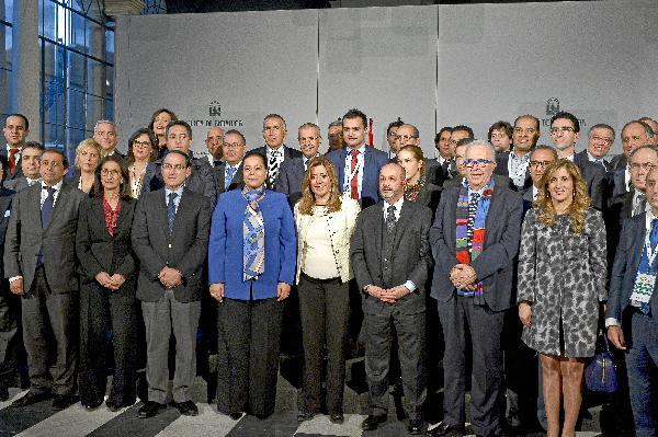 115965_77194_La-presidenta-de-la-Junta-de-Andalucia-Susana-Diaz-junto-al-consejero-de-Economia-y-la-delegacion-marroqui_G