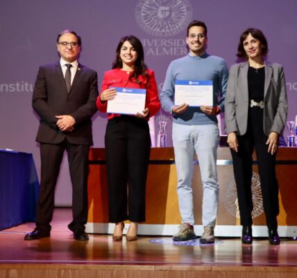 Fotografía: Entrega de premios de divulgación científica de la Universidad de Almería