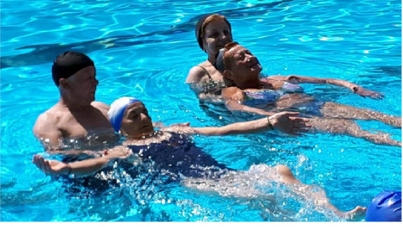 Actividad práctica Taller de Fisioterapia: piscina de la UAL